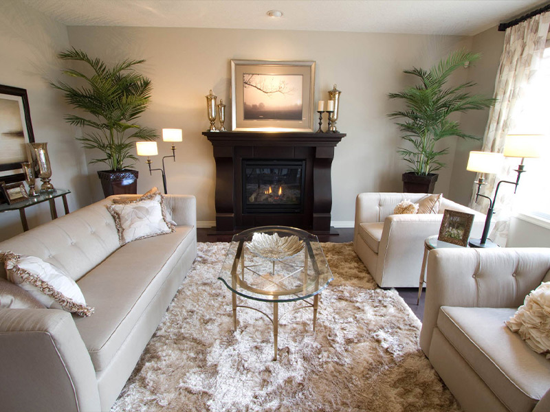 Вся мебель располагается на ковре